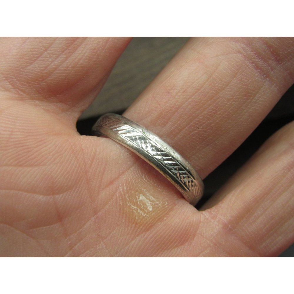 Size 11 Sterling Silver Cool Pattern Large Band R… - image 3